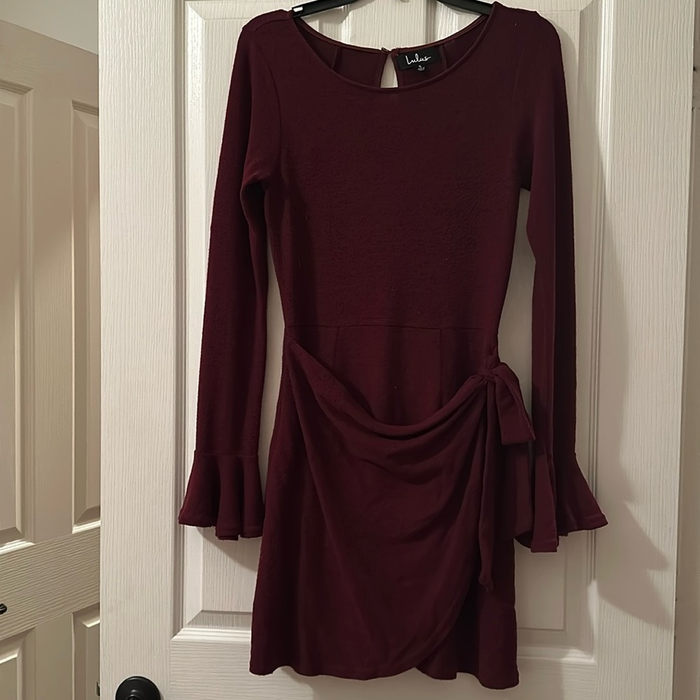 Maroon long sleeve dress with cute back cutout